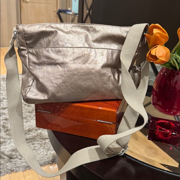 LOW START!! Kipling Shimmering Beige Crossbody Bag - Picture 3 of 9